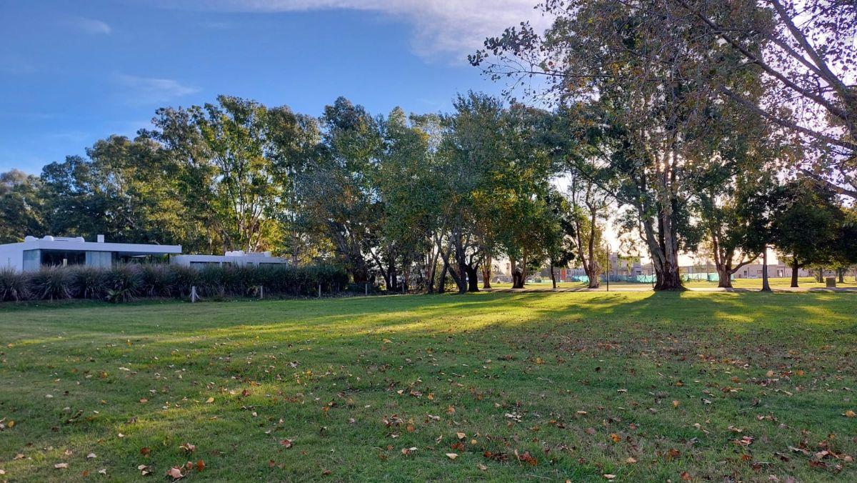 VENTA LOTE BARRIO LA VICTORIA POLO COUNTRY CLUB 1300 METROS
