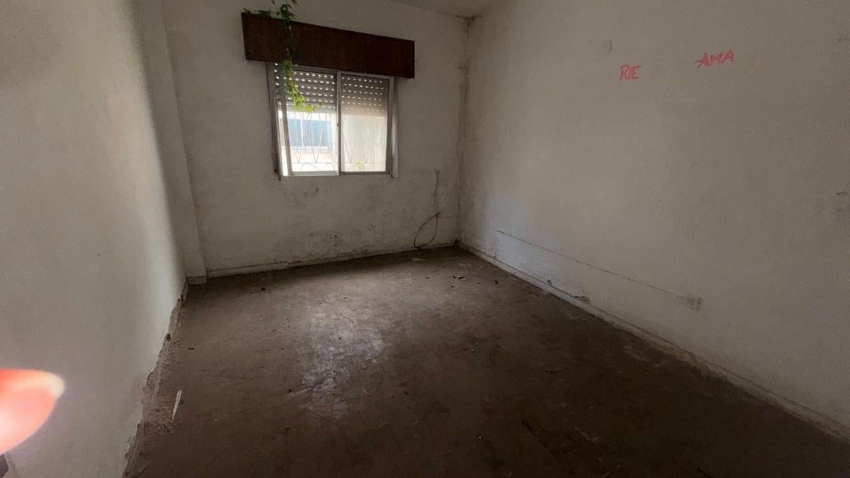 Foto de VENTA CASA + LOCAL COMERCIAL A REFACCIONAR QUILMES ESTE, imagen 4