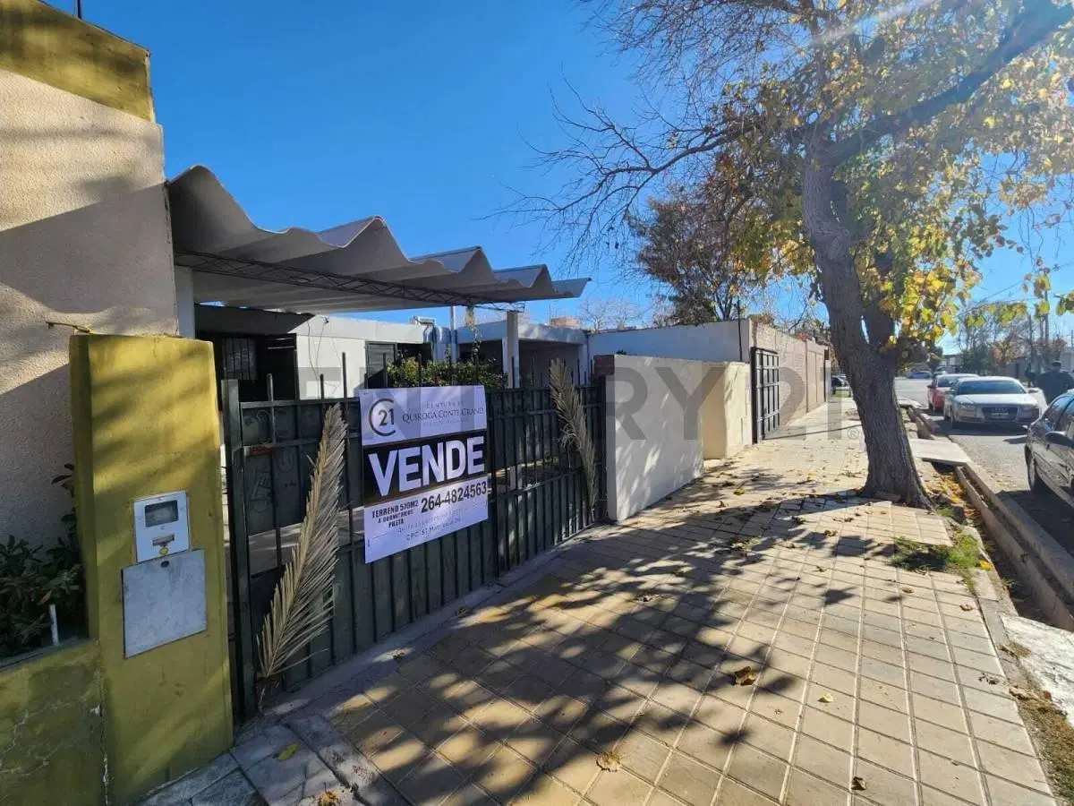 CASA EN VENTA 4 DORMTORIOS MAS PILETA Y TERRENO 570 M2 5