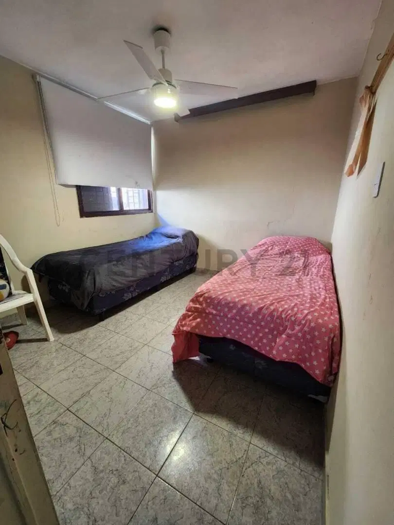 CASA EN VENTA 4 DORMTORIOS MAS PILETA Y TERRENO 570 M2 3