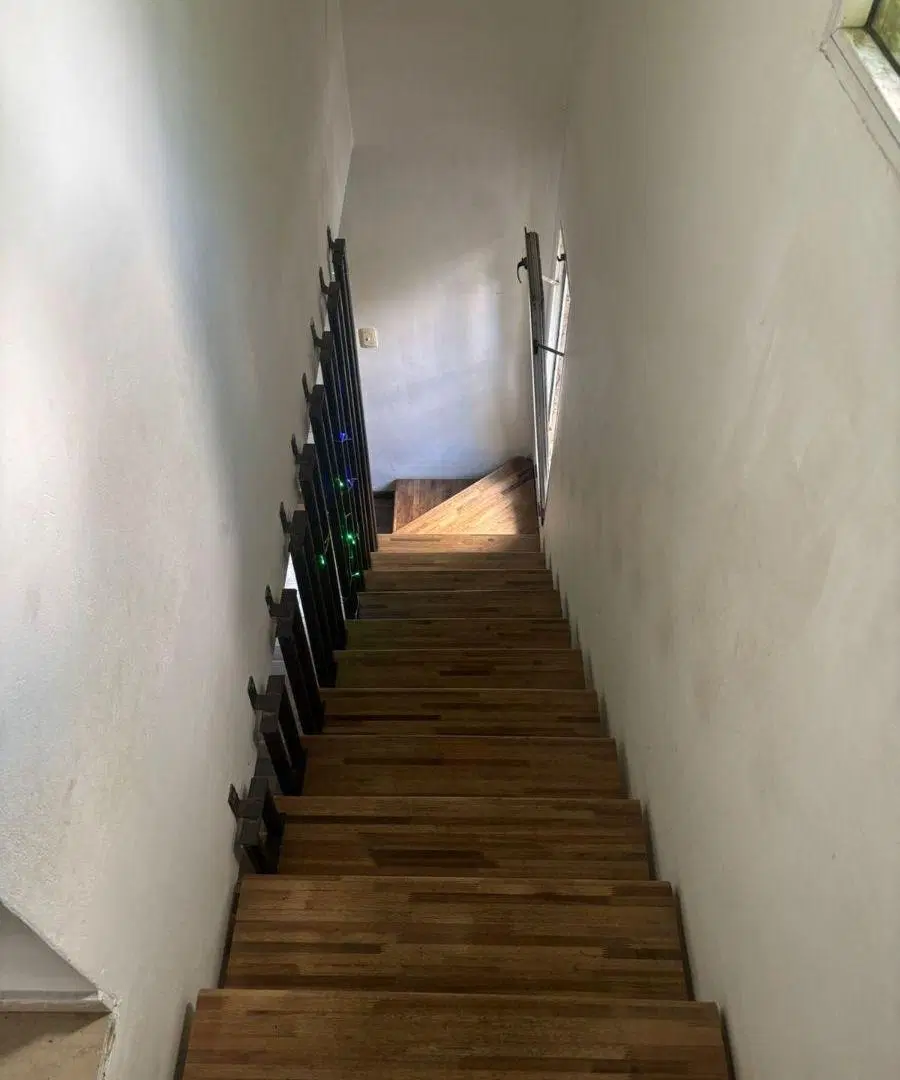 Hermosa Propiedad en buena zona de Luis Guillon en Esquina 5