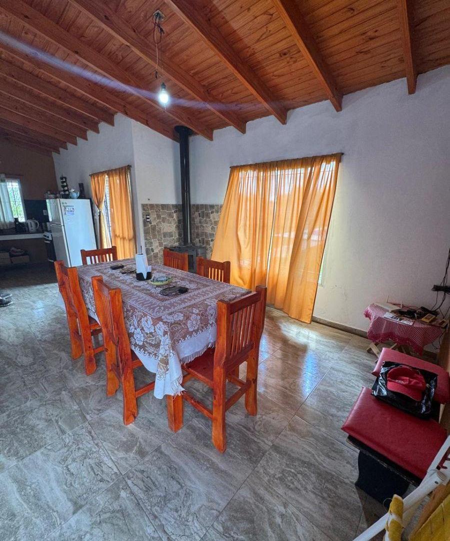 Foto de VENTA Casaquinta en San Vicente amplio lote, imagen 3