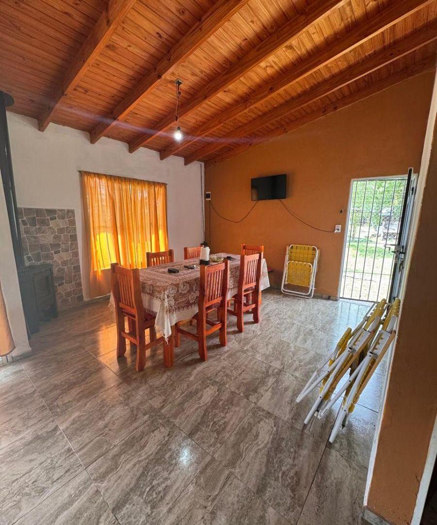 Foto de VENTA Casaquinta en San Vicente amplio lote, imagen 2