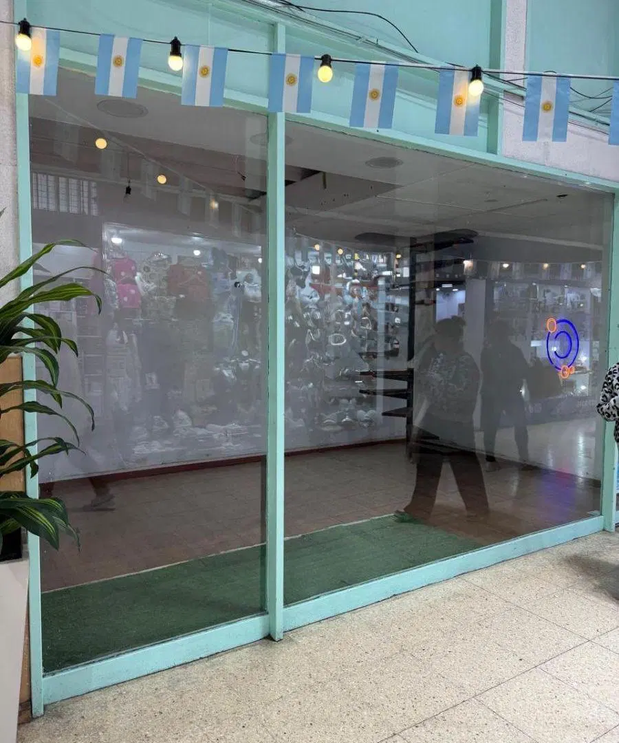 ALQUILER: Local comercial en galeria Union Monte Grande 3