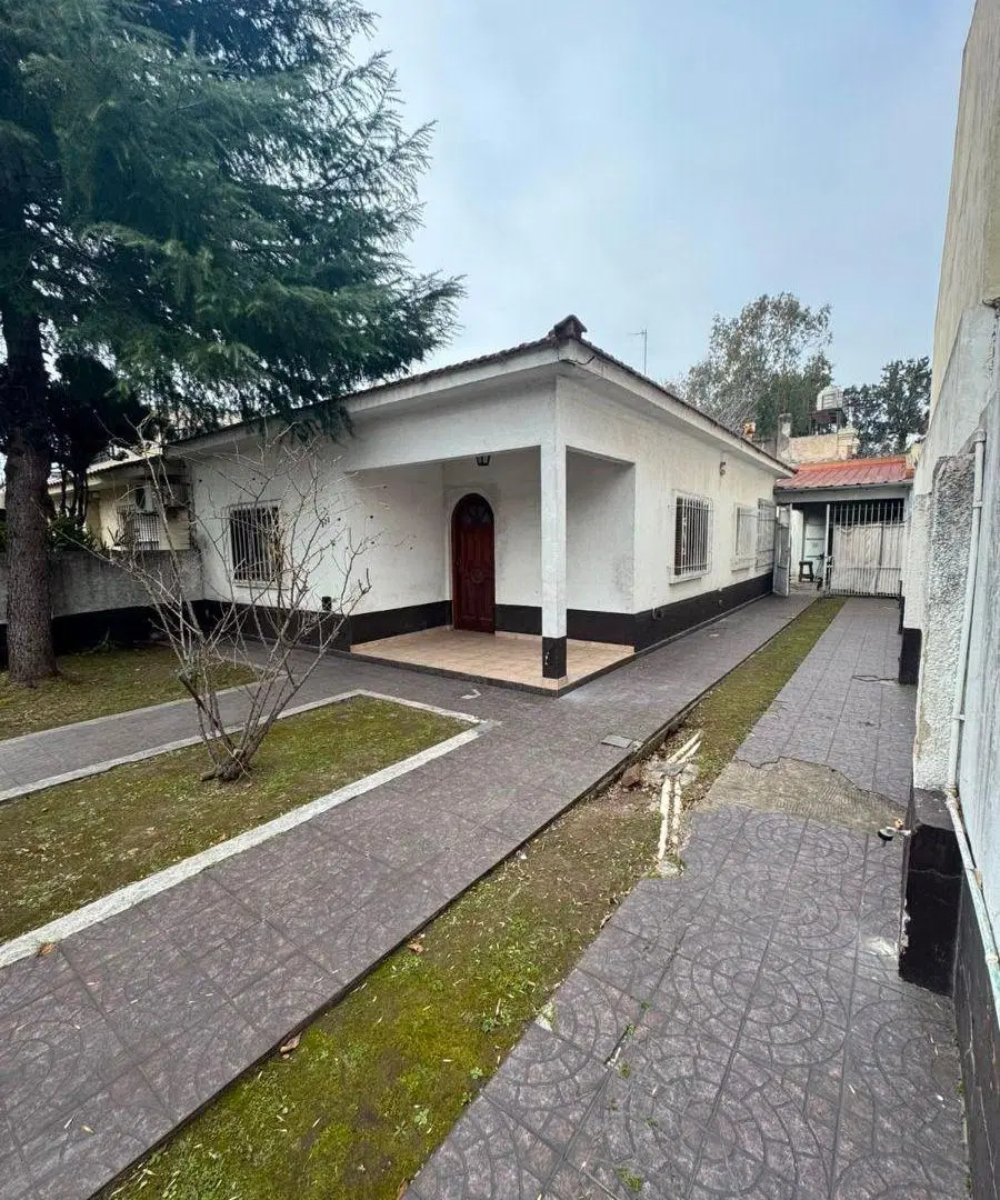 VENTA DE CASA EN EXCELENTE ZONA DE MONTE GRANDE 5