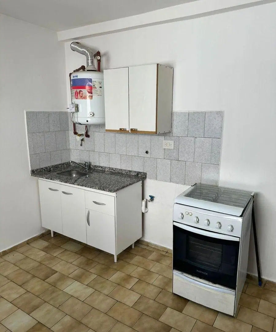 SE VENDE HERMOSO DEPARTAMENTO EN BARRIO ALBERDI 8