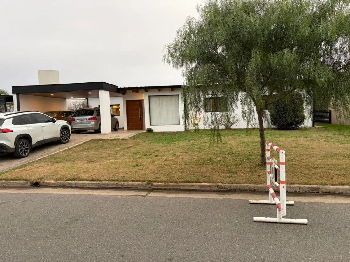 Casa en Alquiler en Parterres – 7 Soles | 3 Dormitorios | Pileta | 600 m² de Terreno 2