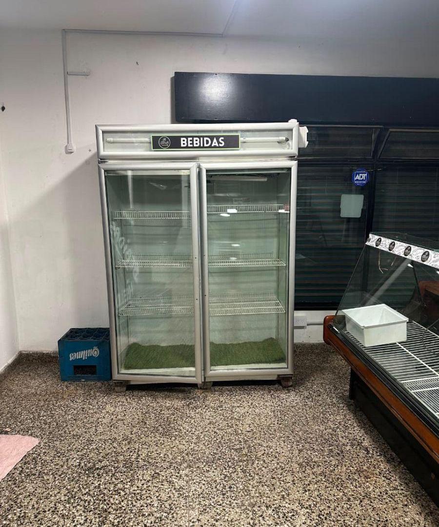 Foto de OPORTUNIDAD!!!IMPORTANTE LOCAL COMERCIAL EN ALQUILER – BARRIO ALBERDI, imagen 3