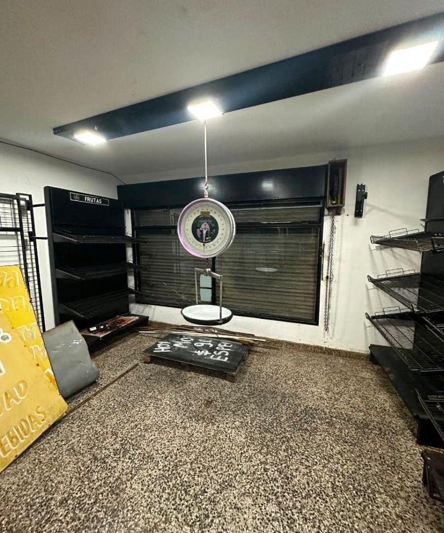 Foto de OPORTUNIDAD!!!IMPORTANTE LOCAL COMERCIAL EN ALQUILER – BARRIO ALBERDI, imagen 1