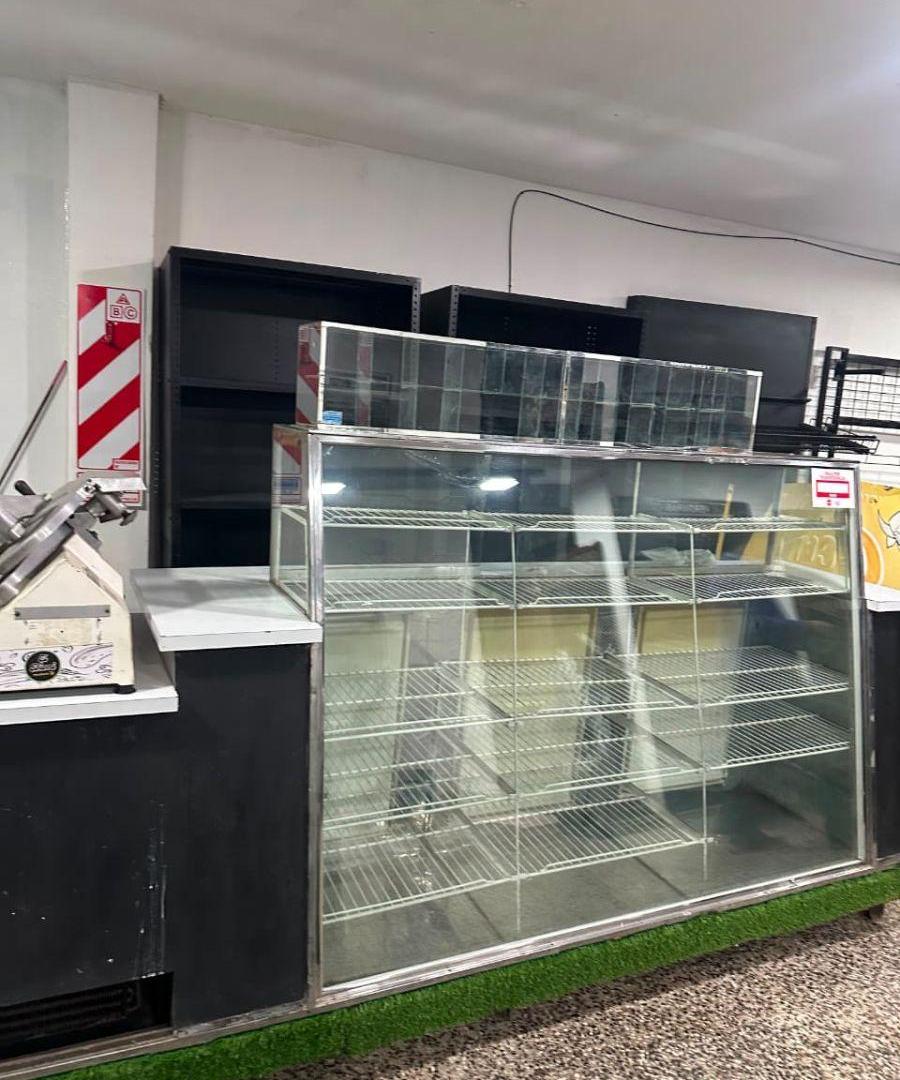 Foto de OPORTUNIDAD!!!IMPORTANTE LOCAL COMERCIAL EN ALQUILER – BARRIO ALBERDI, imagen 4