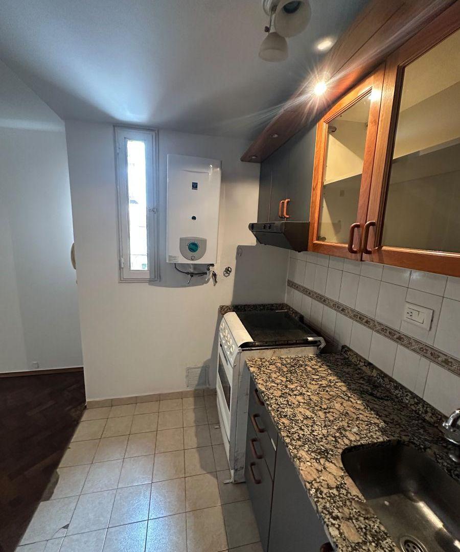 Foto de Departamento de 70 m² con 2 dormitorios en alquiler en Centro Zona, imagen 2