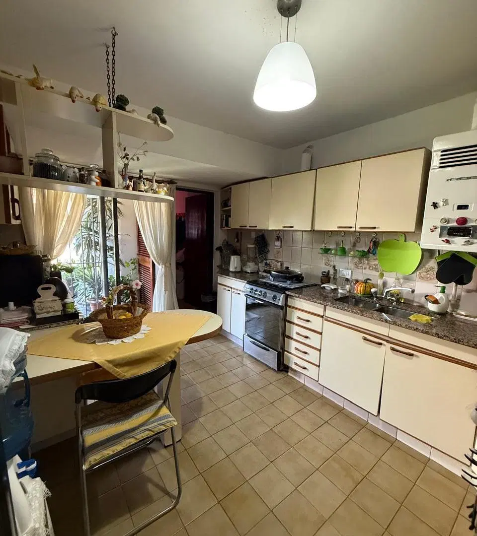 Casa de Tres Dormitorios en Venta 3