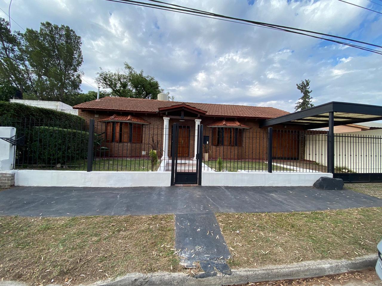 Casa de Tres Dormitorios en Venta Arguello