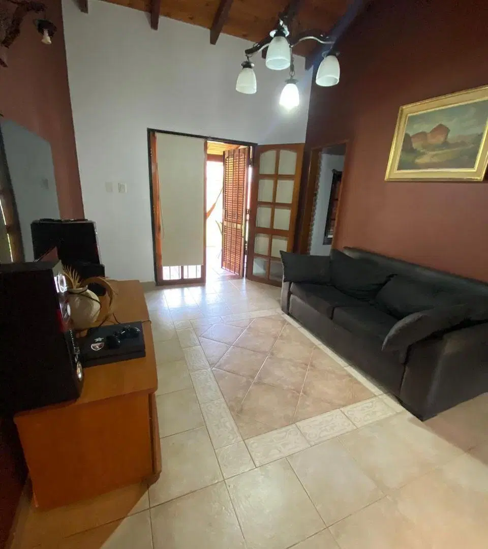 Casa de Tres Dormitorios en Venta Arguello 4