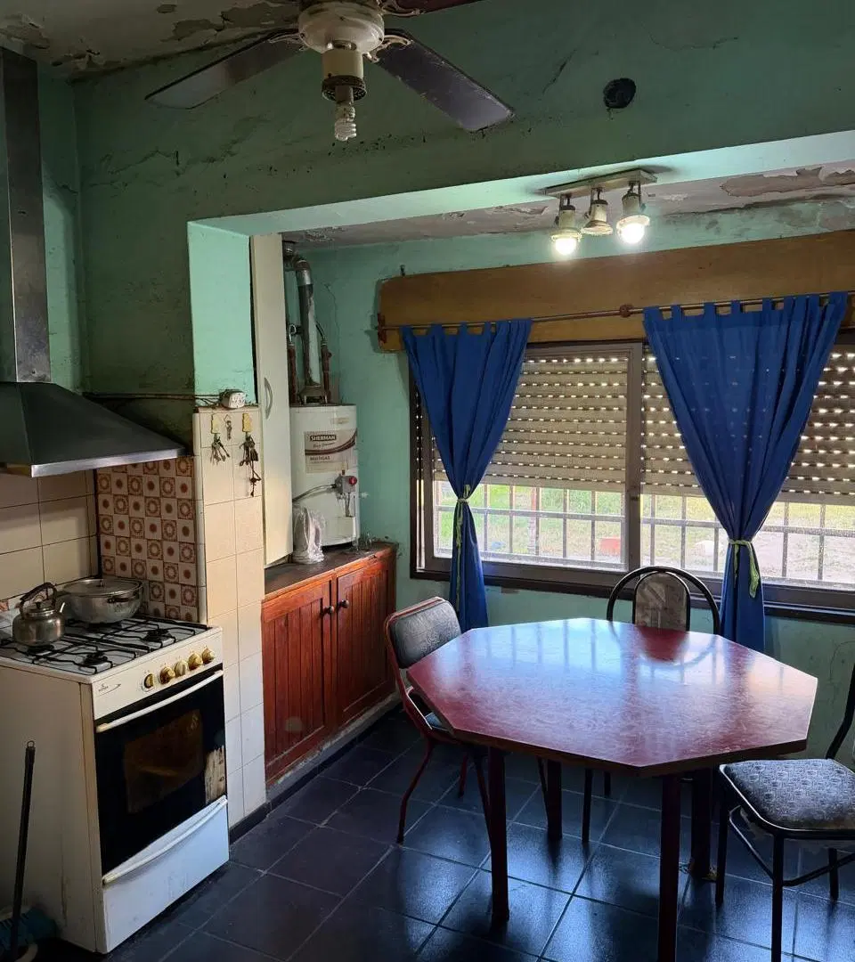 Casa en Venta de 3 Dormitorios con Cochera y Patio, Ideal Inversión 5