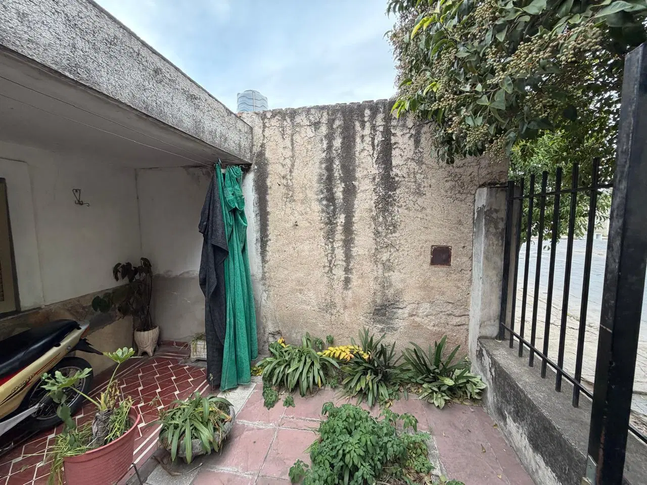 Casa en Venta de 3 Dormitorios con Cochera y Patio, Ideal Inversión 3