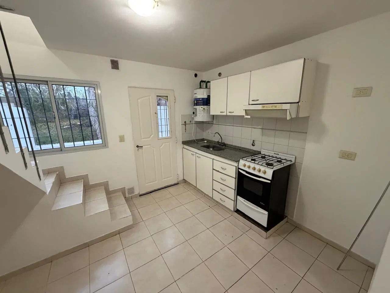 Departamento de Un Dormitorio en Alquiler con Cochera 5