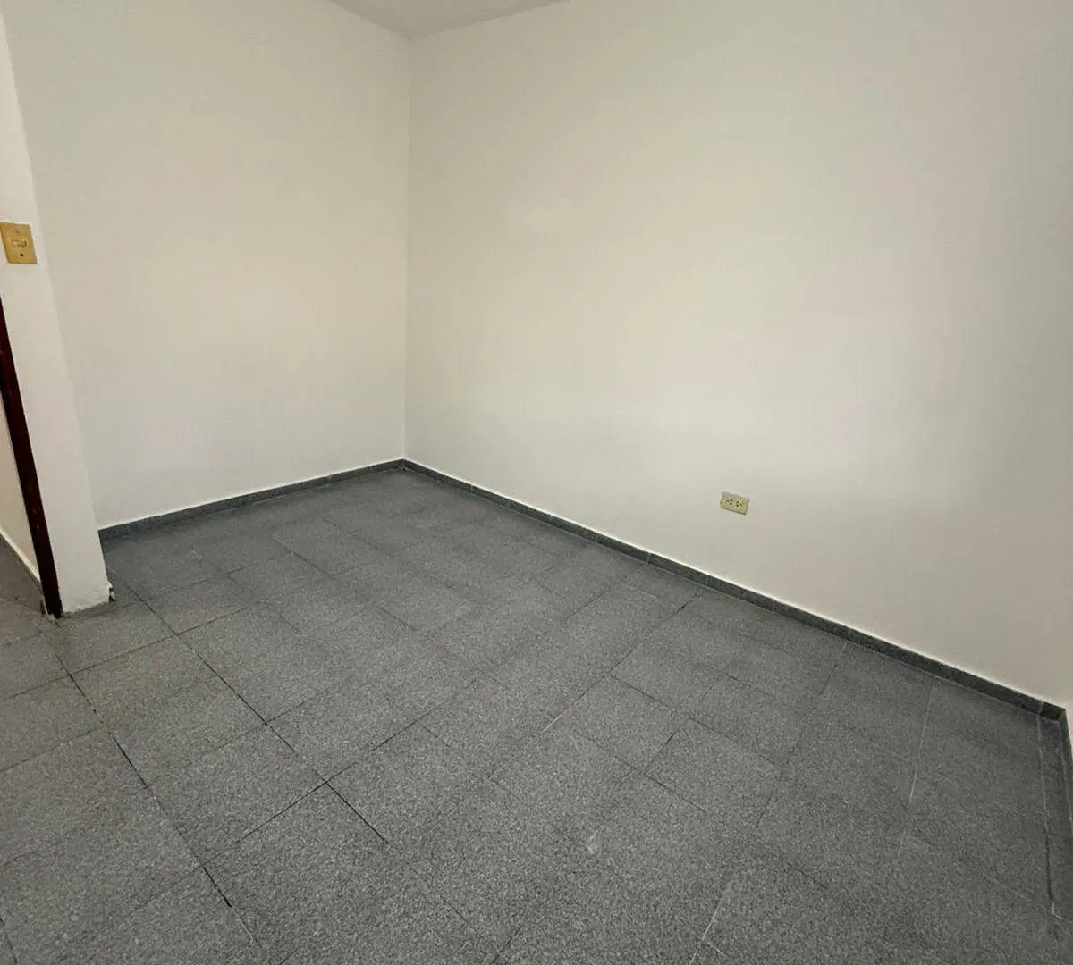 Casa de Tres Dormitorios con Patio en Alquiler Arguello 3
