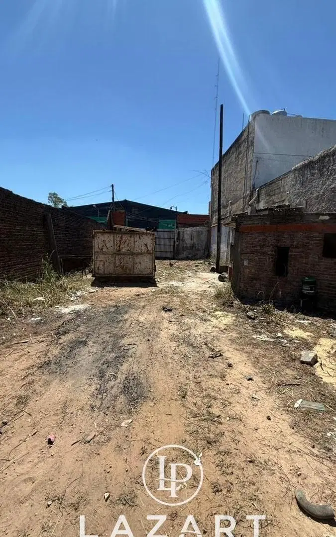 GALPON MAS 2 LOTES (SALIDA A 3 CALLES) FRENTE A AV JUAN MANUEL DE ROSAS 5