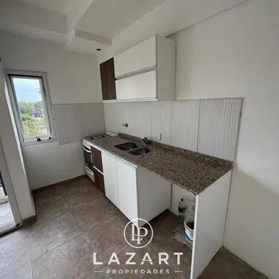 Departamento 2 AMB. con balcon a 2 cuadras de la estacion 5