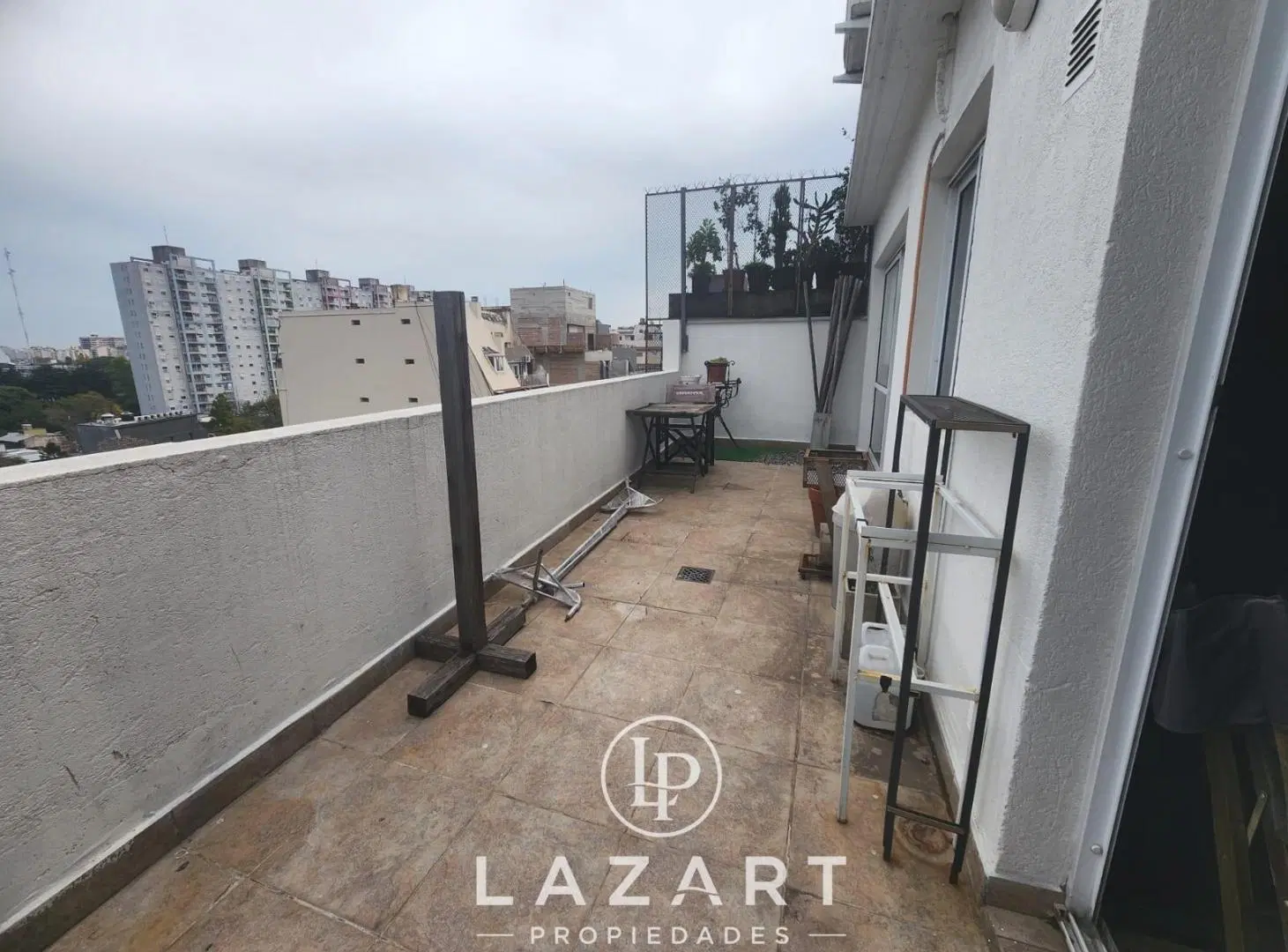 Oficina comercial con espectacular terraza propia! piso alto excelente luz 3