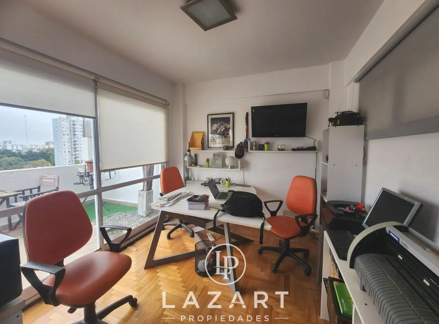 Oficina comercial con espectacular terraza propia! piso alto excelente luz 1