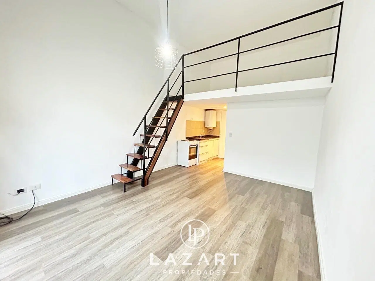 UNICO Departamento con jardin en Villa Ballester centro 2
