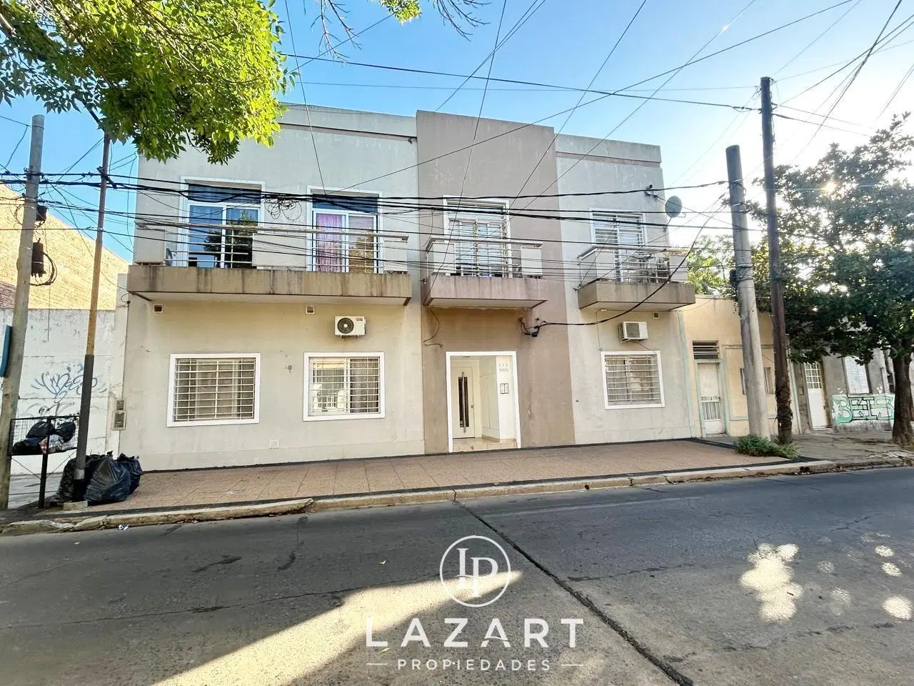 UNICO Departamento con jardin en Villa Ballester centro 1