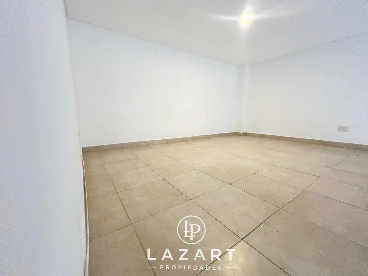 UNICO Departamento con jardin en Villa Ballester centro 8
