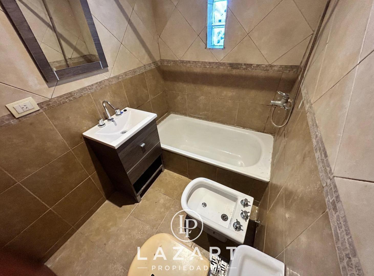 Foto de Semipiso 2 amb. en Villa Ballester centro!, imagen 4