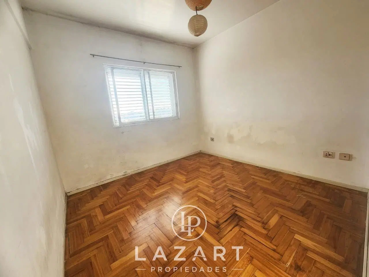 Departamento 2 amb. cocina independiente. Piso alto 5