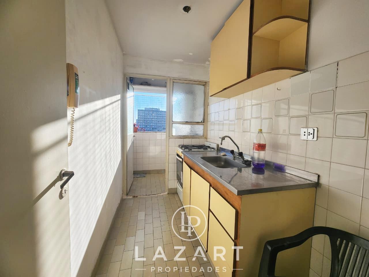 Foto de Departamento 2 amb. cocina independiente. Piso alto APTO CREDITO, imagen 2