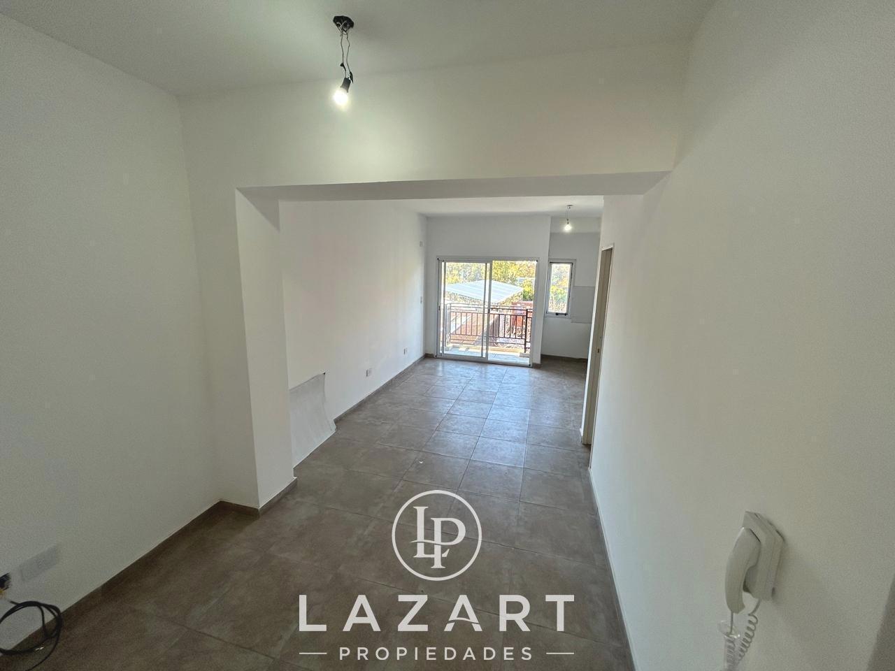 Foto de Departamento 2 AMB. con balcon a 2 cuadras de la estacion, imagen 3