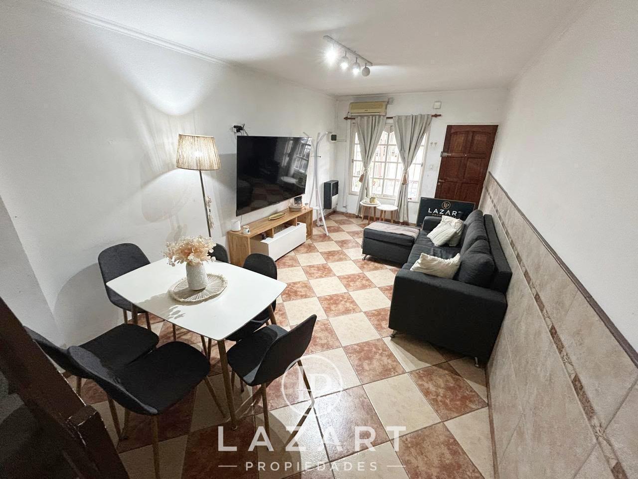 Foto de TRIPLEX 4 AMB. COCHERA, PATIO CON PARRILLA -APTO CREDITO-, imagen 2