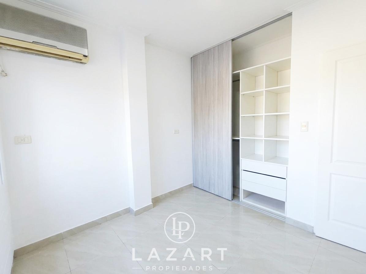Foto de Hermosa oficina en planta baja 2 amb y medio con patio propio!, imagen 3