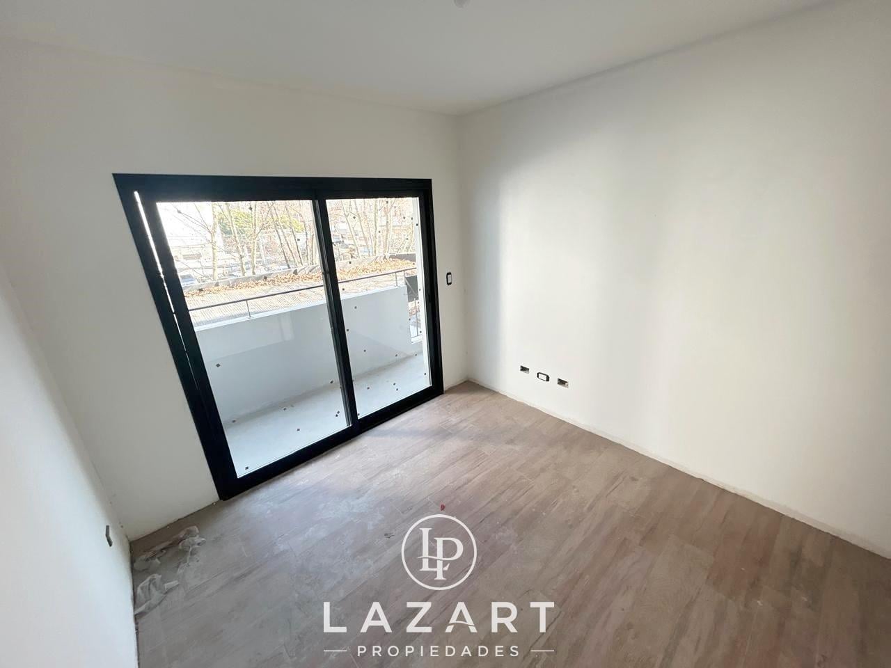 Foto de Departamento con parrilla en construccion 2 amb. super amplio!, imagen 5