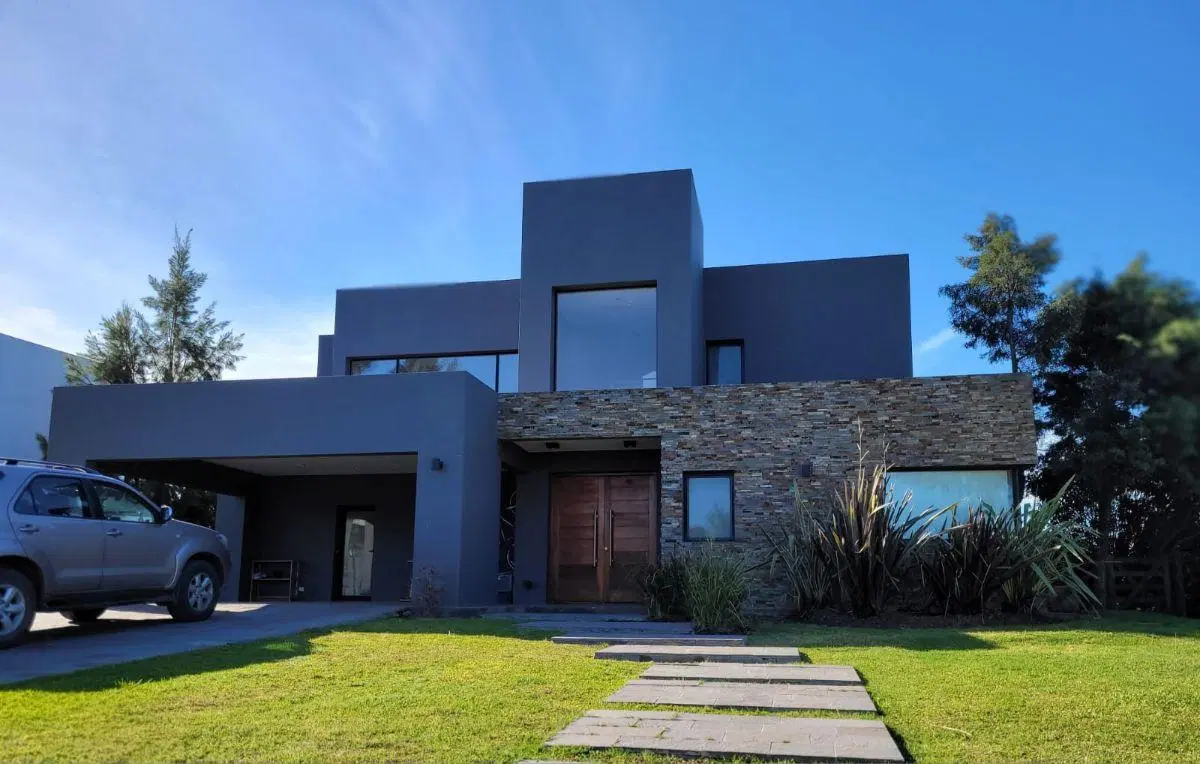 Casa en venta a la laguna, terreno de 756 m², en El Principado, Canning 1