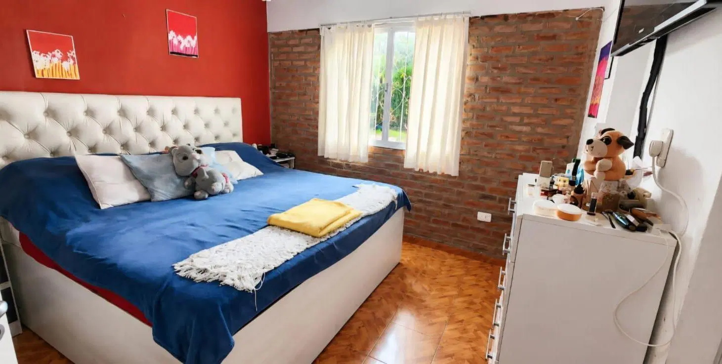 VENTA CASA 4 DORMITORIOS MENDIOLAZA PILETA 4