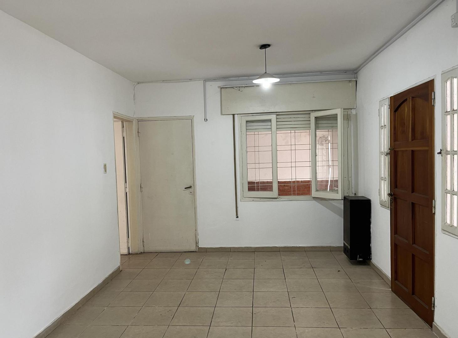 Foto de VENTA CASA 2 DORMITORIOS LOS NARANJOS APTO CREDITO, imagen 2