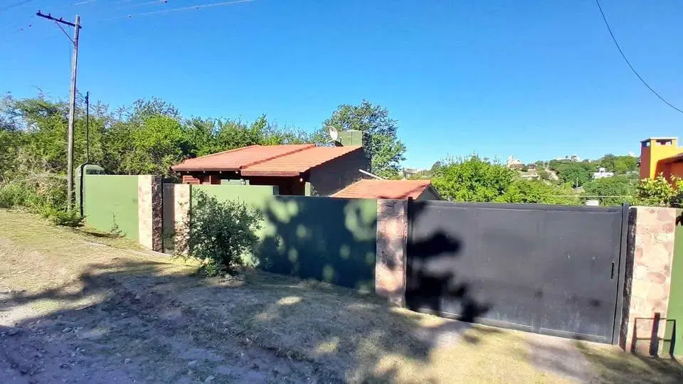 VENTA CASA 2 DORM CON PILETA CERRO DEL SOL SALSIPUEDES 2