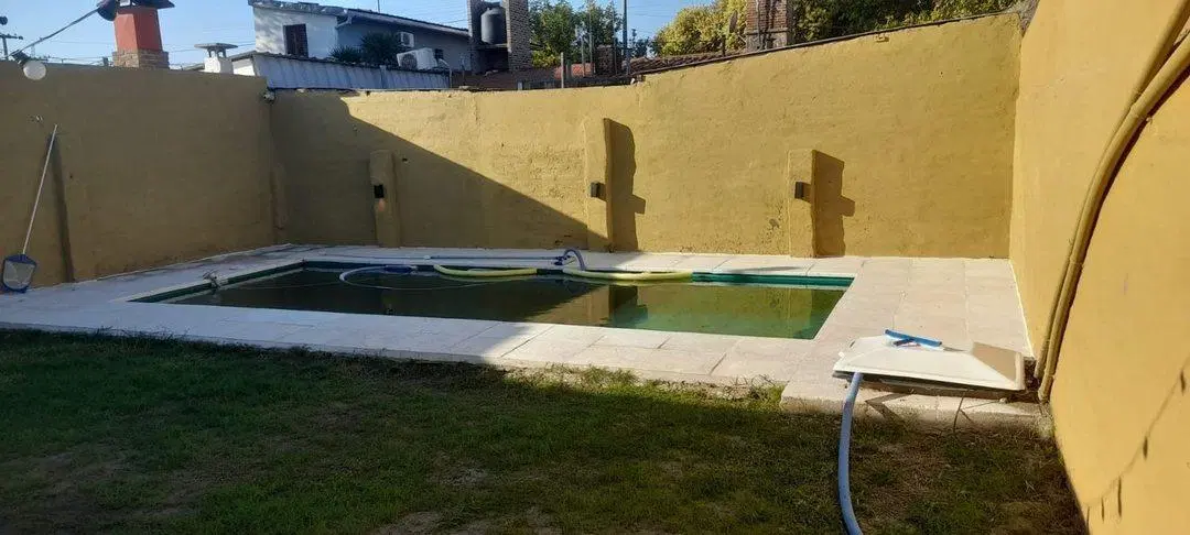 VENTA CASA 2 DORM PILETA CLIMATIZADA RESIDENCIAL AMÉRICA 2