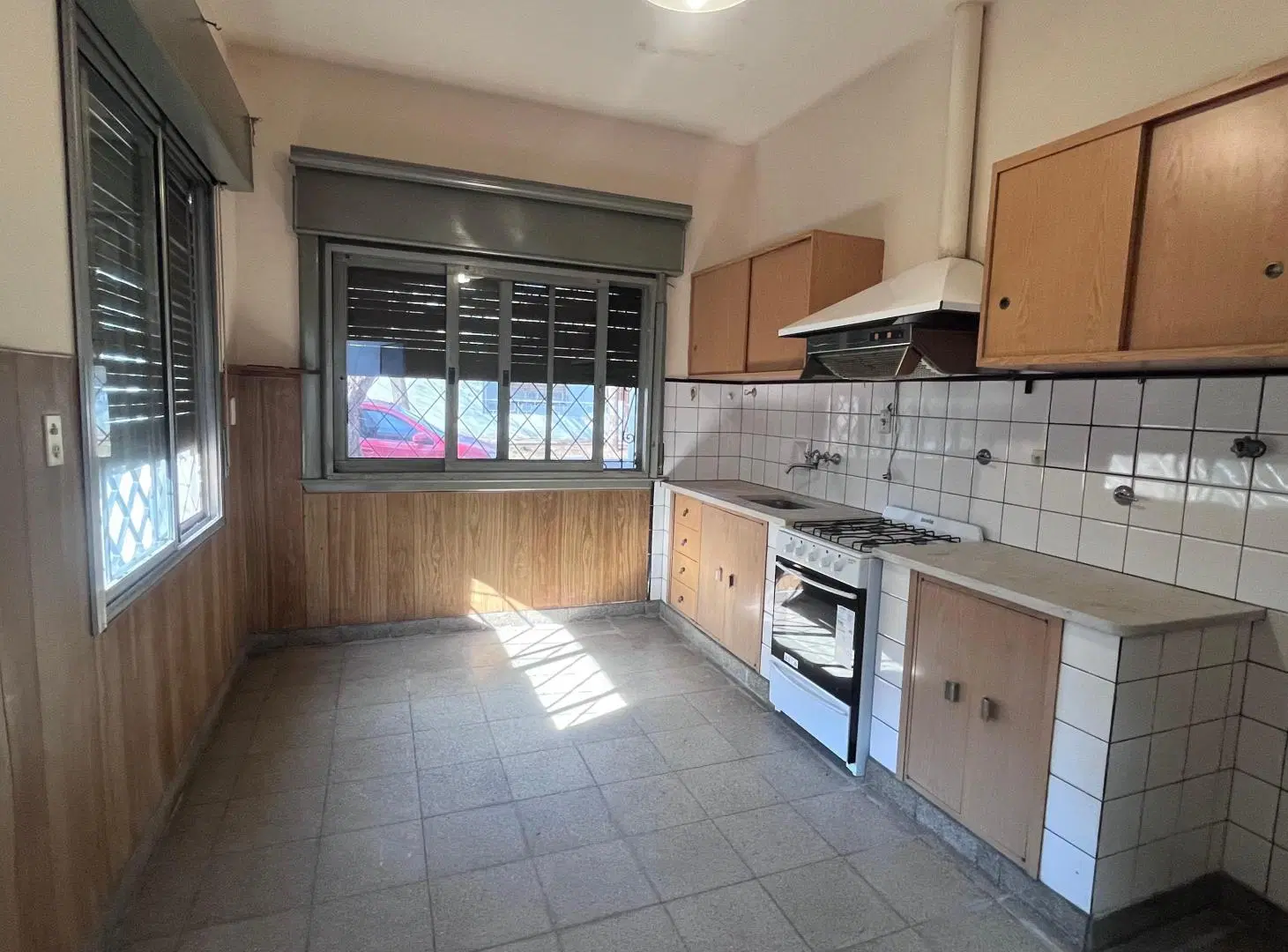 CASA SOBRE LOTE PROPIO CON GRAN PATIO Y POSIBILIDAD DE AMPLIAR EN MARTÍN CORONADO 2