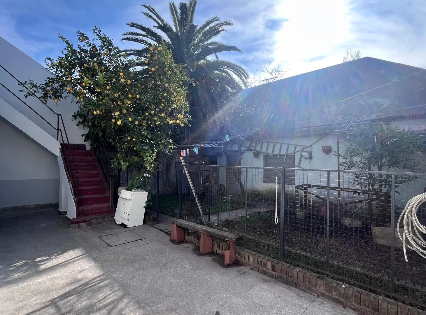 CASA SOBRE LOTE PROPIO CON GRAN PATIO Y POSIBILIDAD DE AMPLIAR EN MARTÍN CORONADO 3