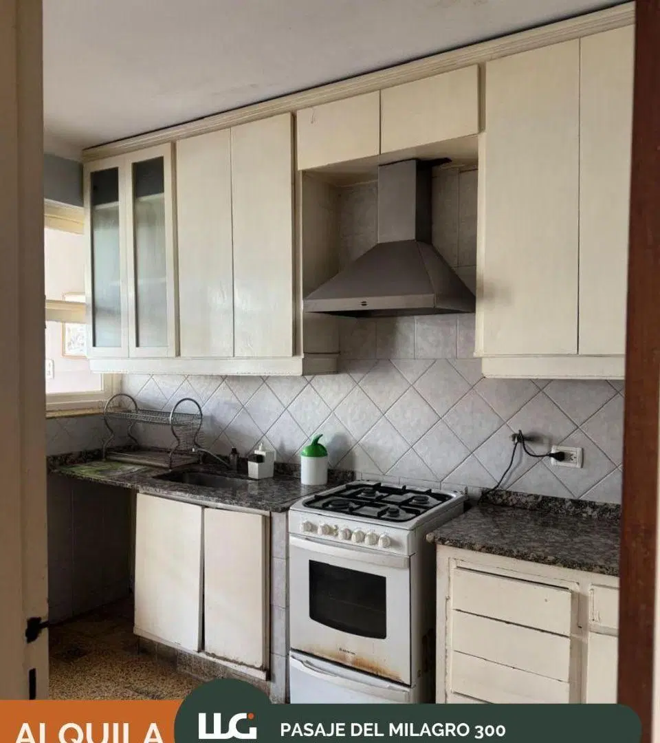 ALQUILO CASA, DEL MILAGRO AL 300, RESIDENCIAL O USO COMERCIAL. ZONA MONUMENTO A GUEMES. 3