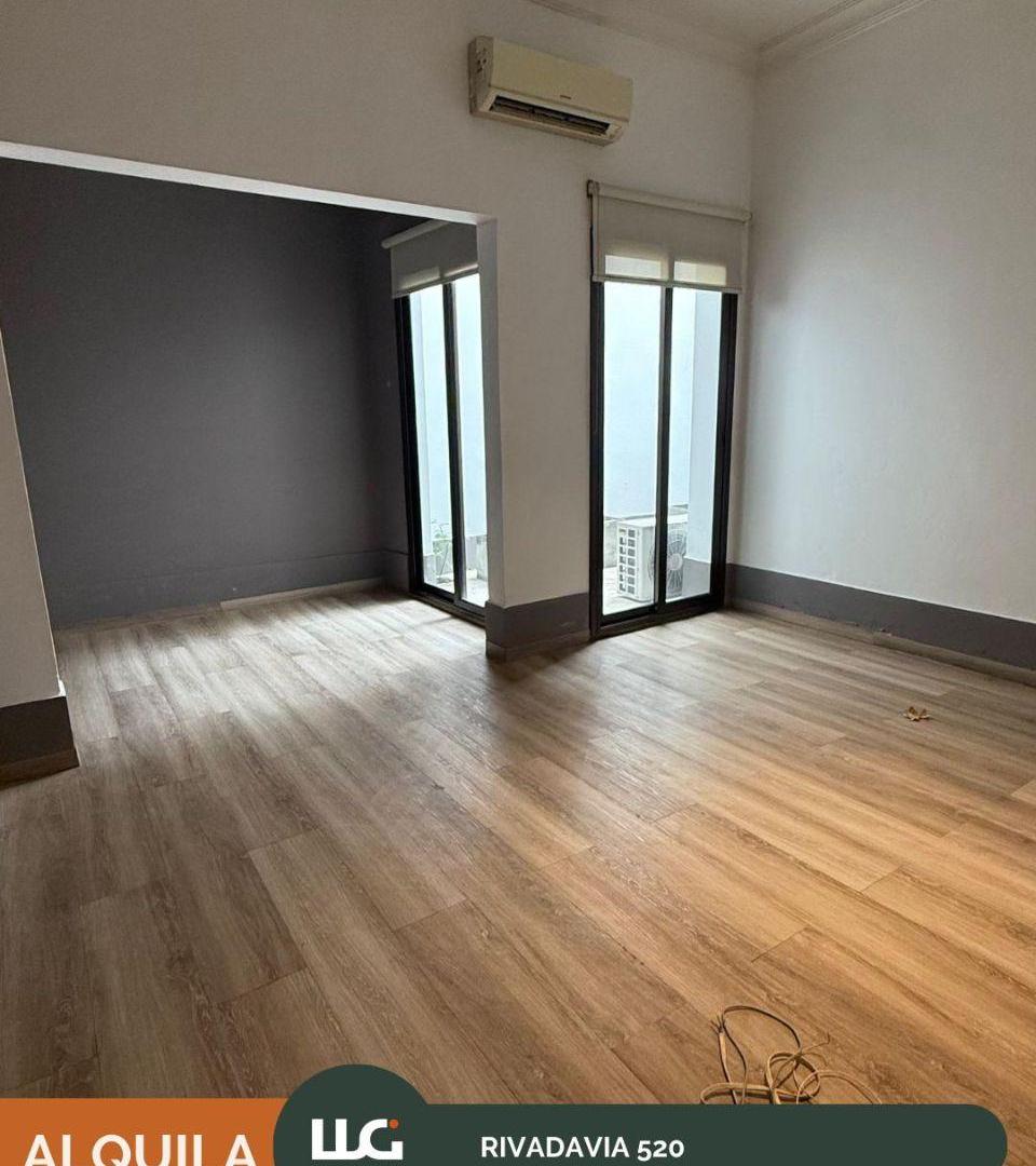 Foto de ALQUILO CASA, USO COMERCIAL, RIVADAVIA 520, CENTRO., imagen 1