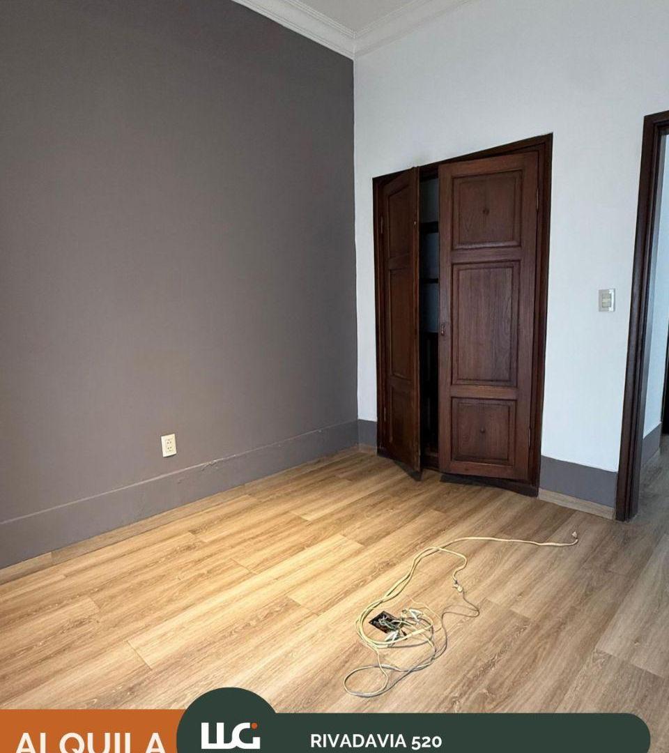 Foto de ALQUILO CASA, USO COMERCIAL, RIVADAVIA 520, CENTRO., imagen 2