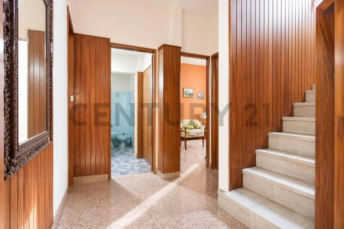Oportunidad de inversión - Casa de 6 Habientes con gran potencial 4