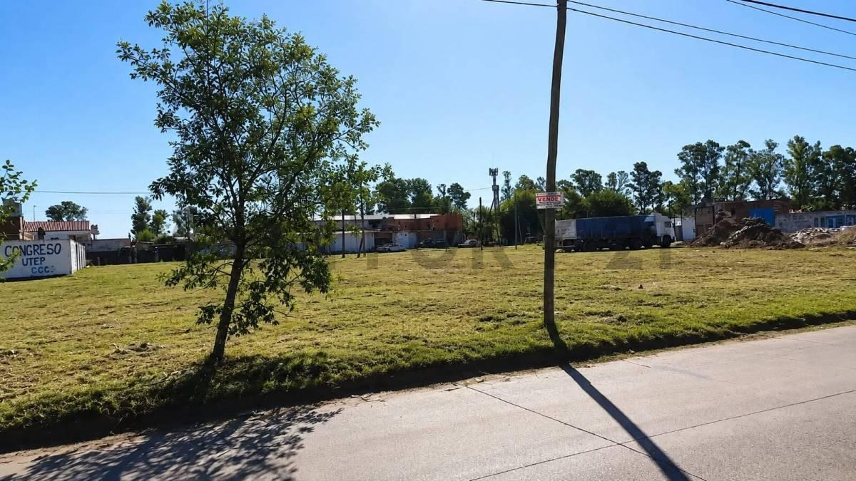 Foto de LOTE EN VENTA EN MORENO – 384 M² SOBRE AVENIDA DERQUI, imagen 2