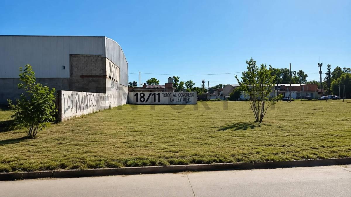 Foto de LOTE EN VENTA EN MORENO – 384 M² SOBRE AVENIDA DERQUI, imagen 1