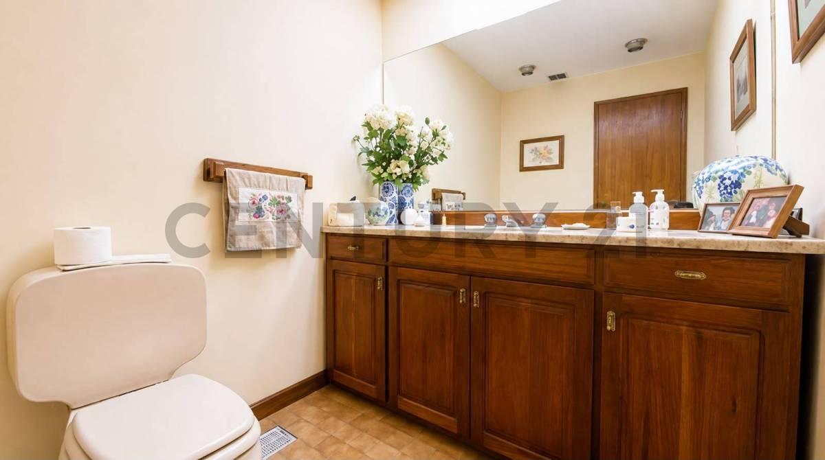 Foto de Exclusiva casa de 4 ambientes con pileta en el tradicional Barrio, imagen 4